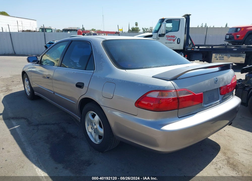 2000 HONDA ACCORD 3.0 EX VIN: 1HGCG1651YA073158