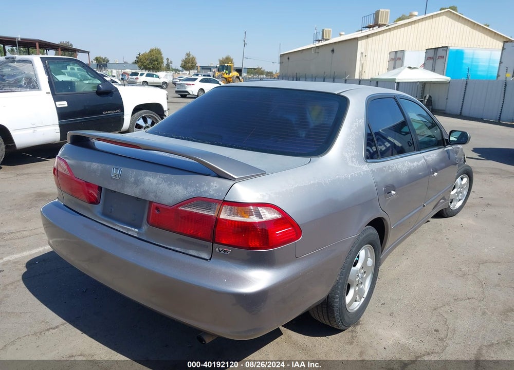 2000 HONDA ACCORD 3.0 EX VIN: 1HGCG1651YA073158