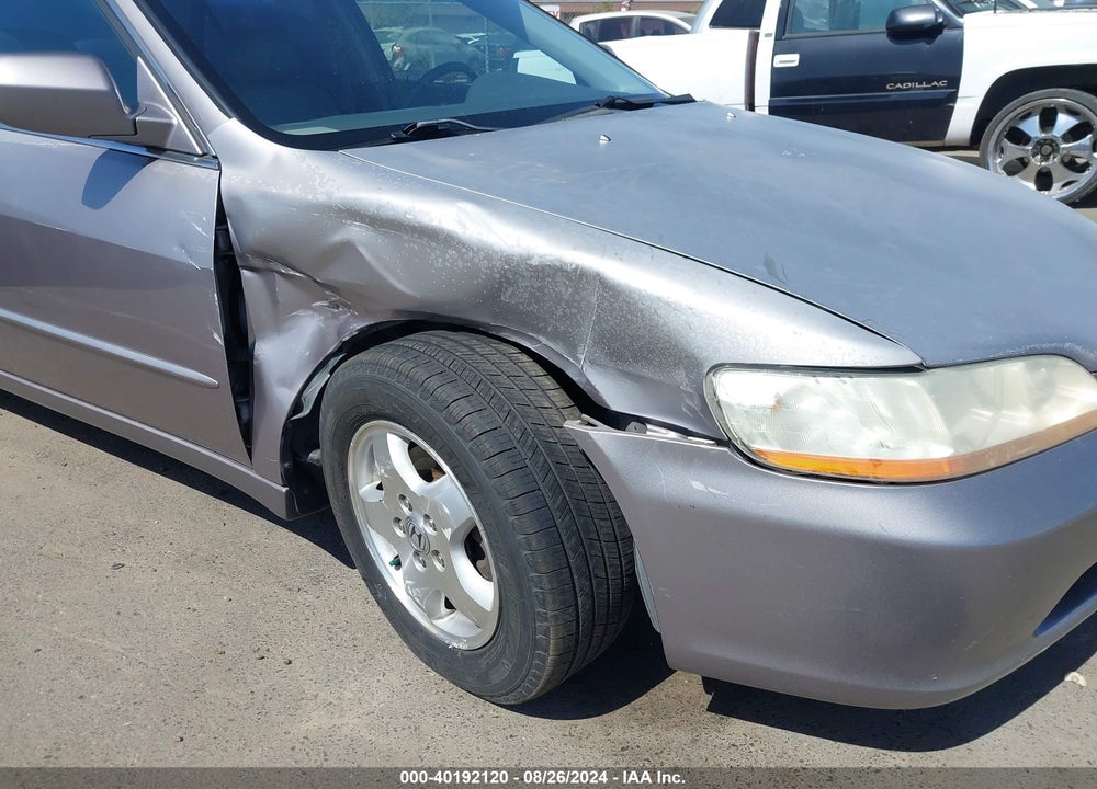 2000 HONDA ACCORD 3.0 EX VIN: 1HGCG1651YA073158
