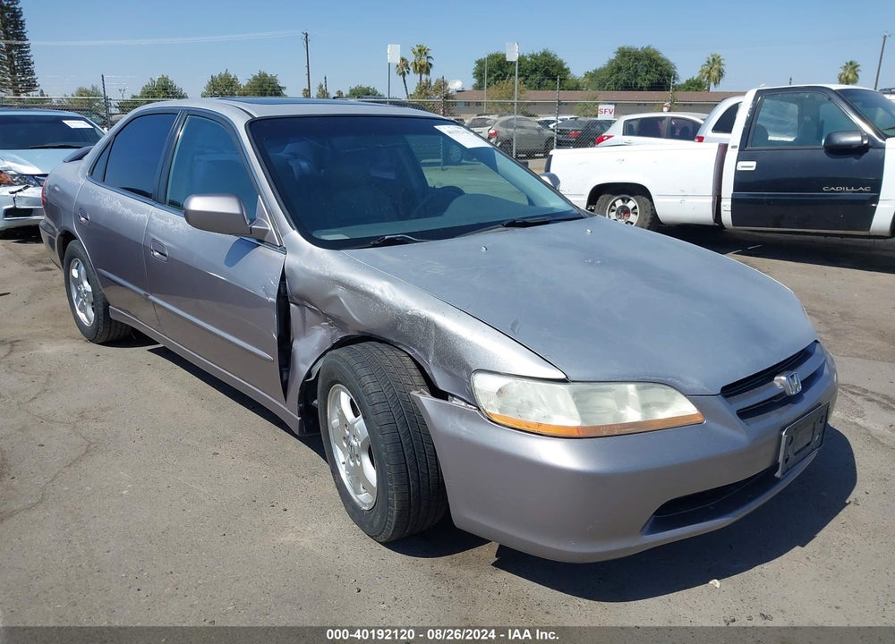 2000 HONDA ACCORD 3.0 EX VIN: 1HGCG1651YA073158