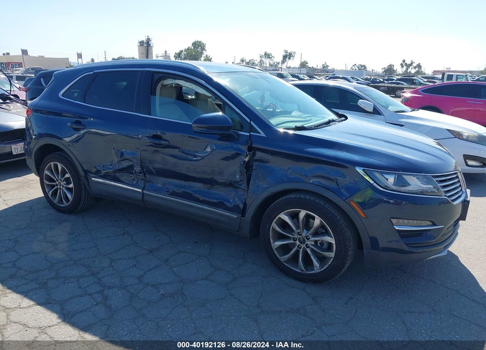 2017 LINCOLN MKC SELECT VIN: 5LMCJ2C97HUL69404