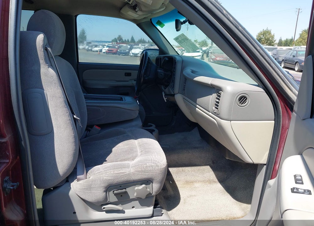 2002 CHEVROLET TAHOE LS VIN: 1GNEC13V02R301447