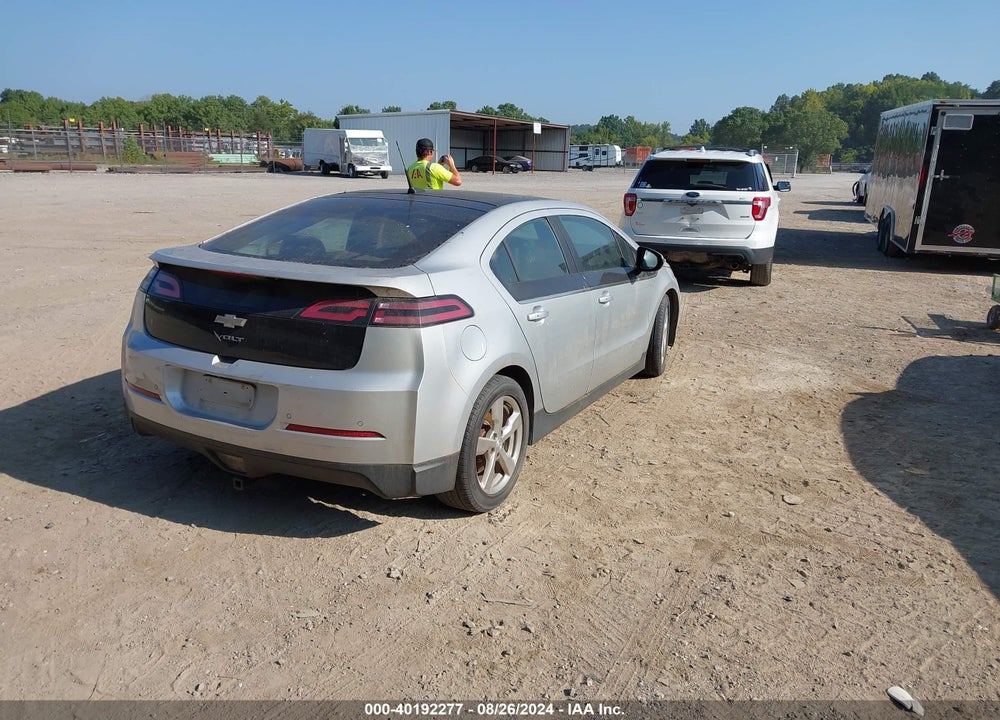 2012 CHEVROLET VOLT VIN: 1G1RB6E47CU105267