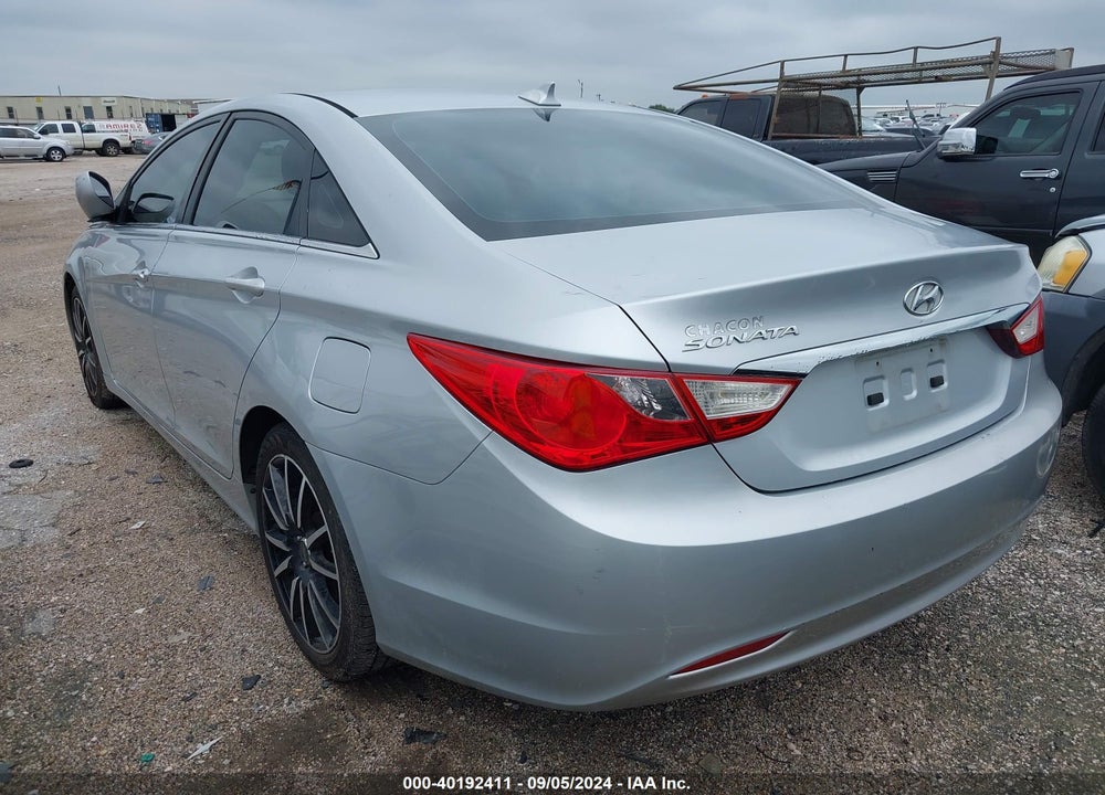 2013 HYUNDAI SONATA VIN: 5NPEB4AC3DH587867