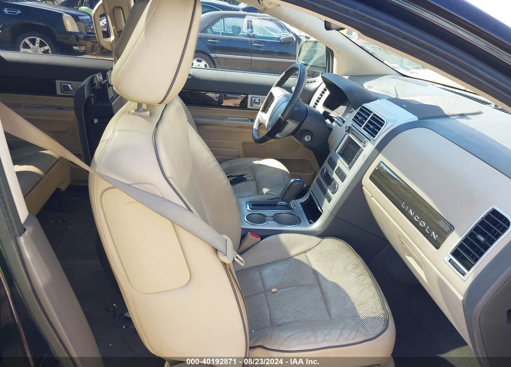 2008 LINCOLN MKX VIN: 2LMDU88C28BJ21738