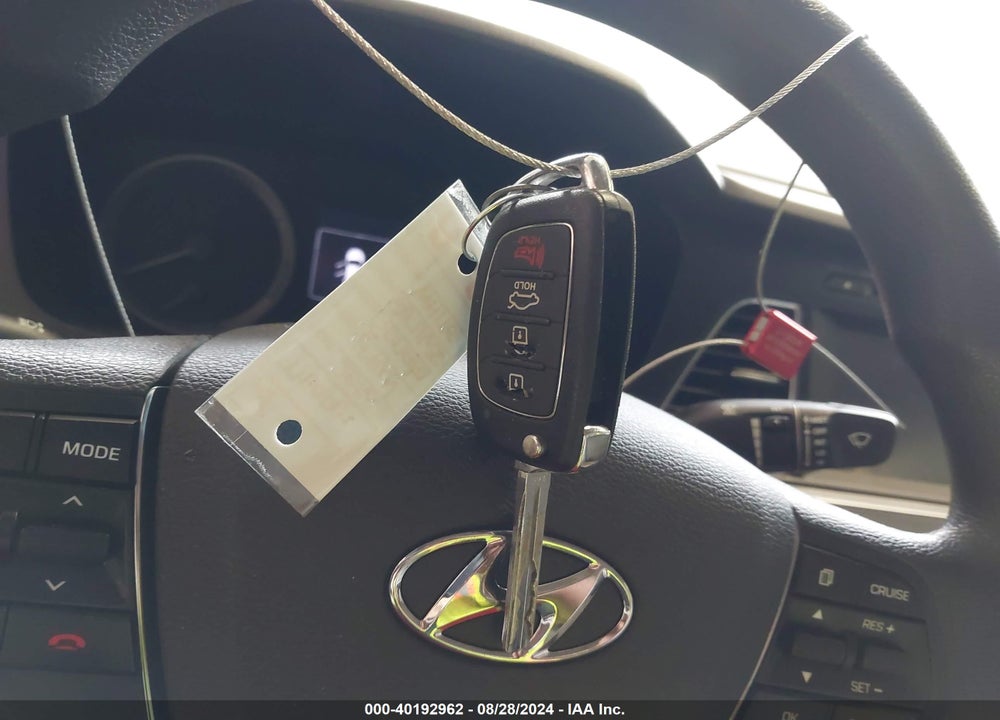2016 HYUNDAI SONATA SE VIN: 5NPE24AF5GH309728
