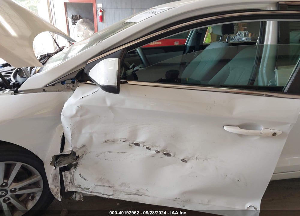 2016 HYUNDAI SONATA SE VIN: 5NPE24AF5GH309728