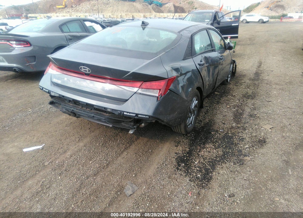 2024 HYUNDAI ELANTRA SEL VIN: KMHLM4DG1RU781158