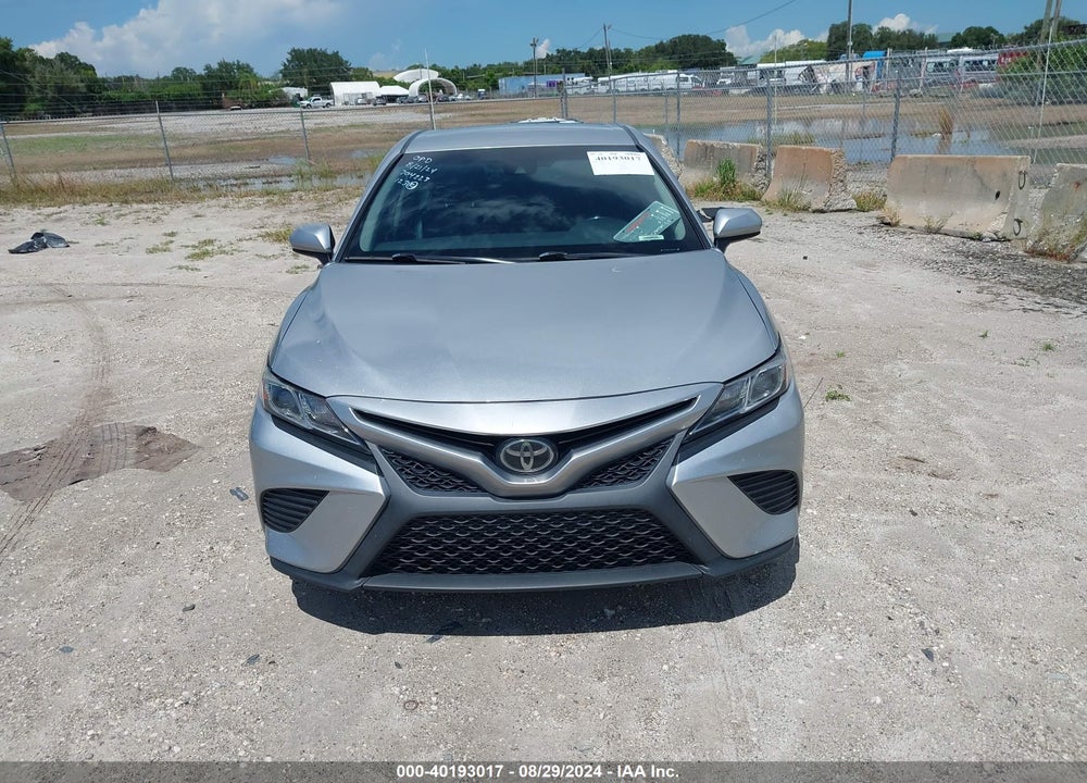 2018 TOYOTA CAMRY SE VIN: 4T1B11HK2JU082174