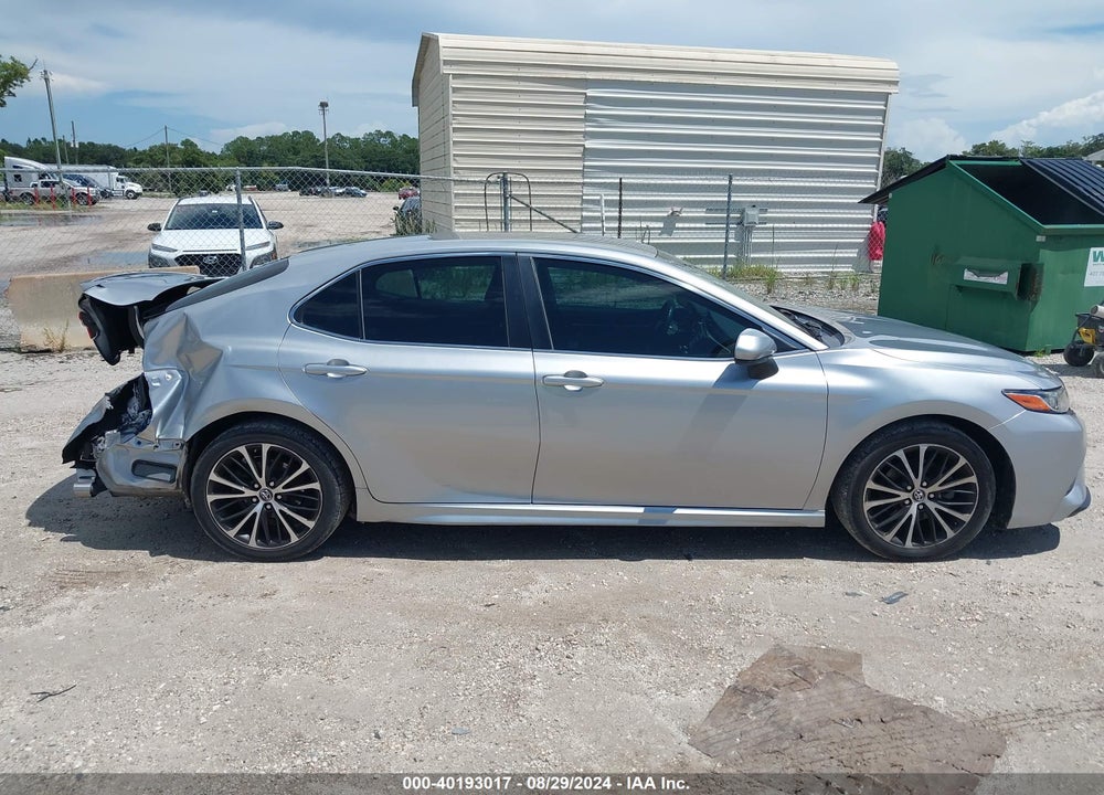 2018 TOYOTA CAMRY SE VIN: 4T1B11HK2JU082174