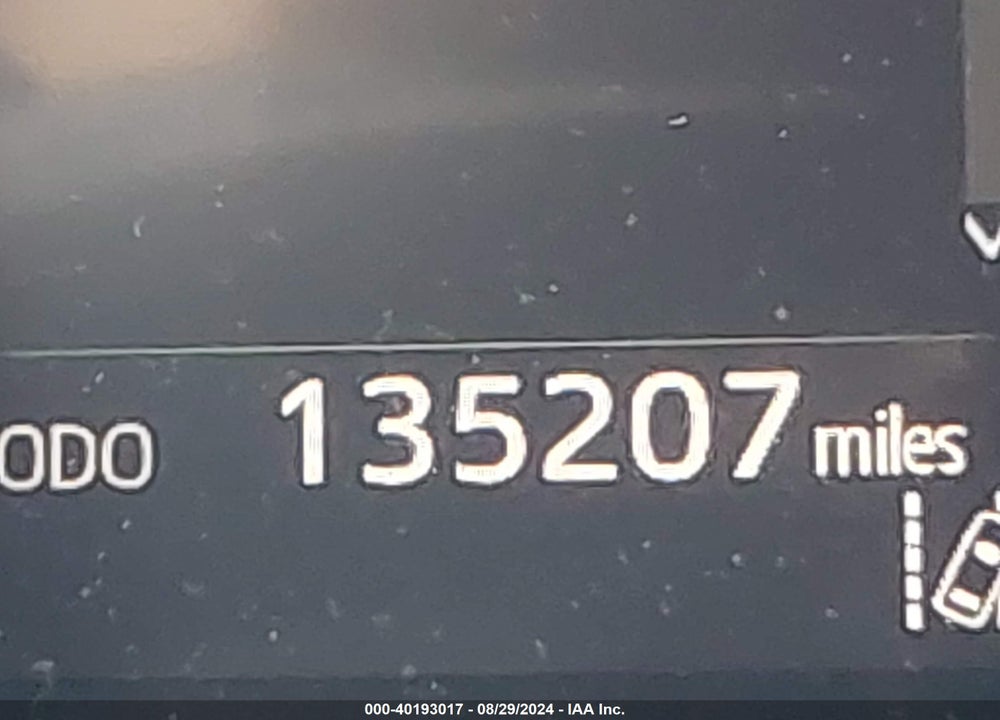 2018 TOYOTA CAMRY SE VIN: 4T1B11HK2JU082174