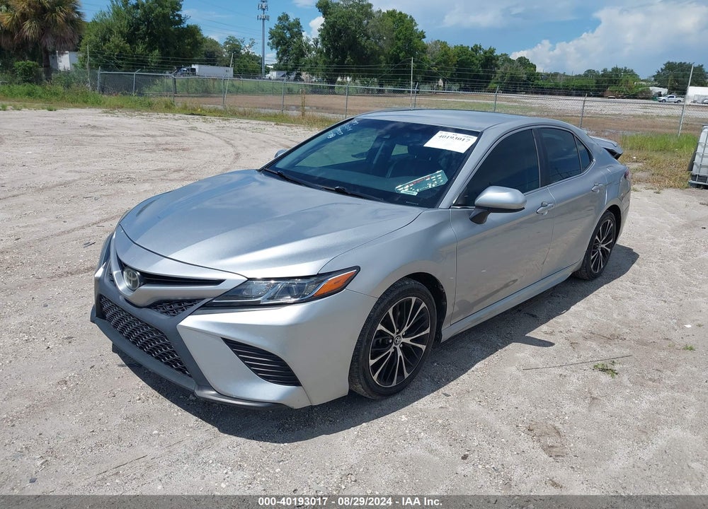 2018 TOYOTA CAMRY SE VIN: 4T1B11HK2JU082174