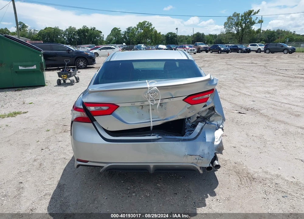 2018 TOYOTA CAMRY SE VIN: 4T1B11HK2JU082174