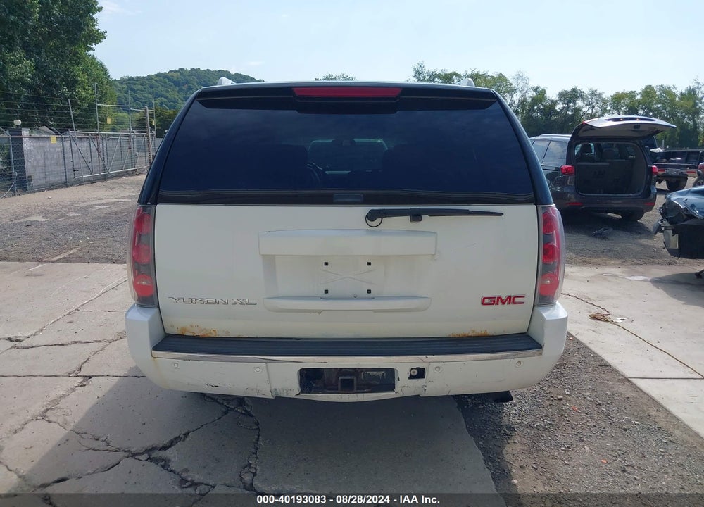 2008 GMC YUKON XL 1500 DENALI VIN: 1GKFK668X8J117583