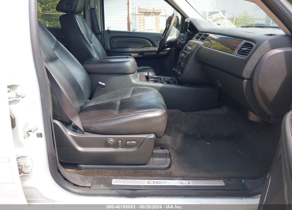 2008 GMC YUKON XL 1500 DENALI VIN: 1GKFK668X8J117583