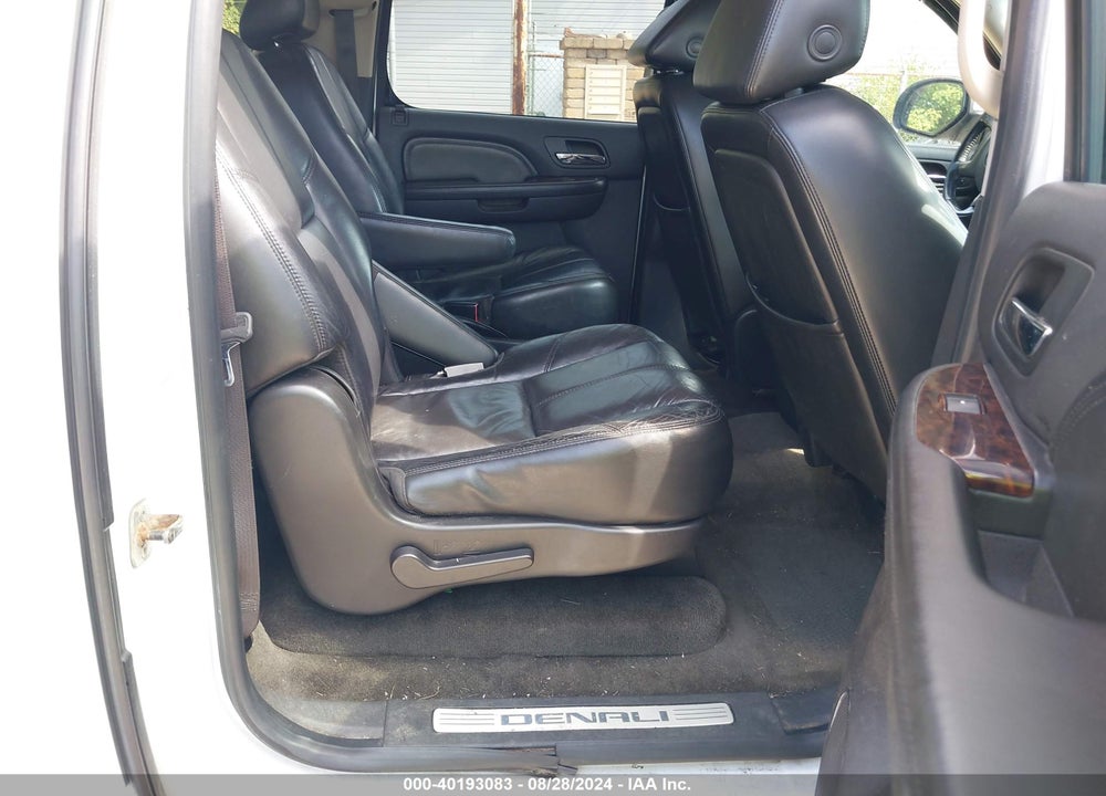 2008 GMC YUKON XL 1500 DENALI VIN: 1GKFK668X8J117583
