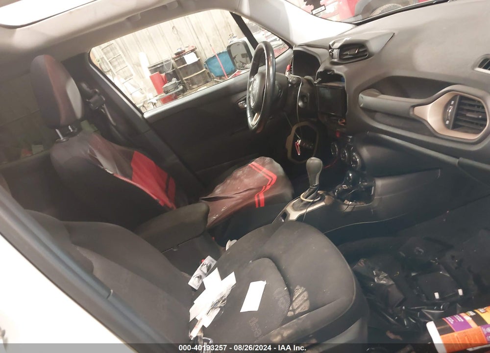 2016 JEEP RENEGADE VIN: ZACCJBBT8GPE05850