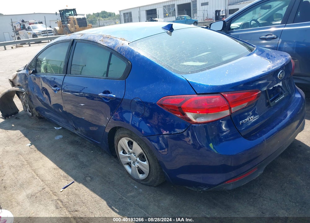 2018 KIA FORTE VIN: 3KPFK4A74JE233590
