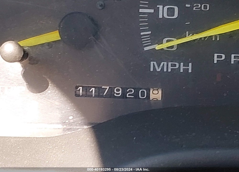 1998 CHEVROLET C1500 FLEETSIDE VIN: 1GCEC19M2WE207512