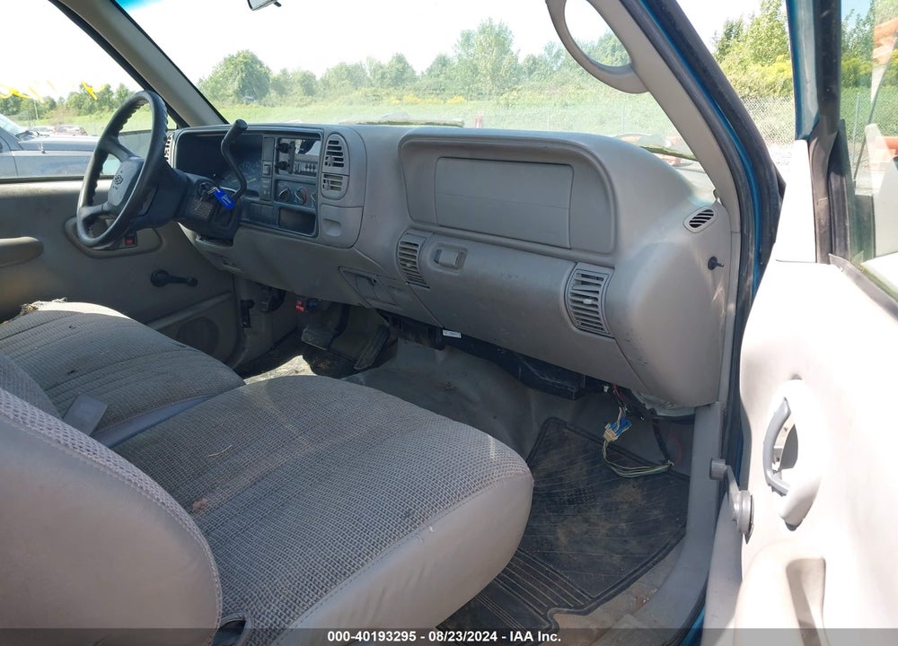 1998 CHEVROLET C1500 FLEETSIDE VIN: 1GCEC19M2WE207512