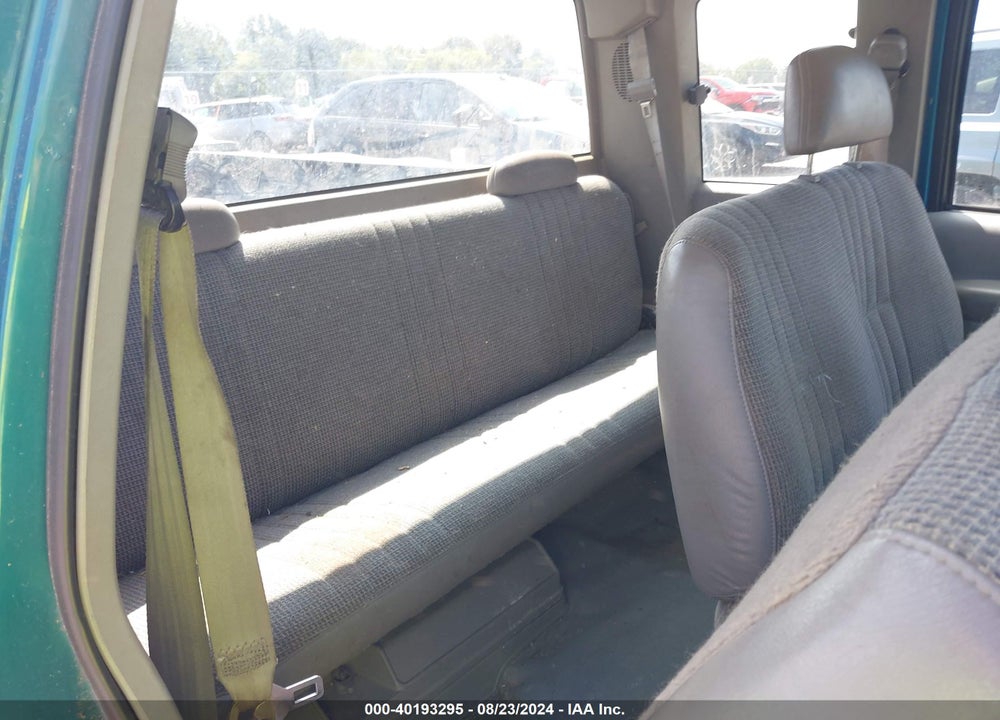 1998 CHEVROLET C1500 FLEETSIDE VIN: 1GCEC19M2WE207512