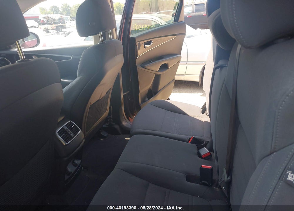 2017 KIA SORENTO 2.4L LX VIN: 5XYPG4A37HG220008