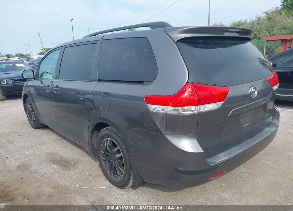 2011 TOYOTA SIENNA XLE V6 VIN: 5TDYK3DC5BS157669