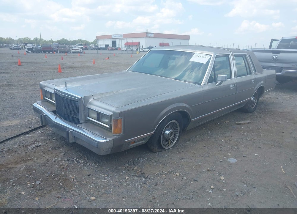 1989 LINCOLN TOWN CAR CARTIER VIN: 1LNBM83F3KY607022