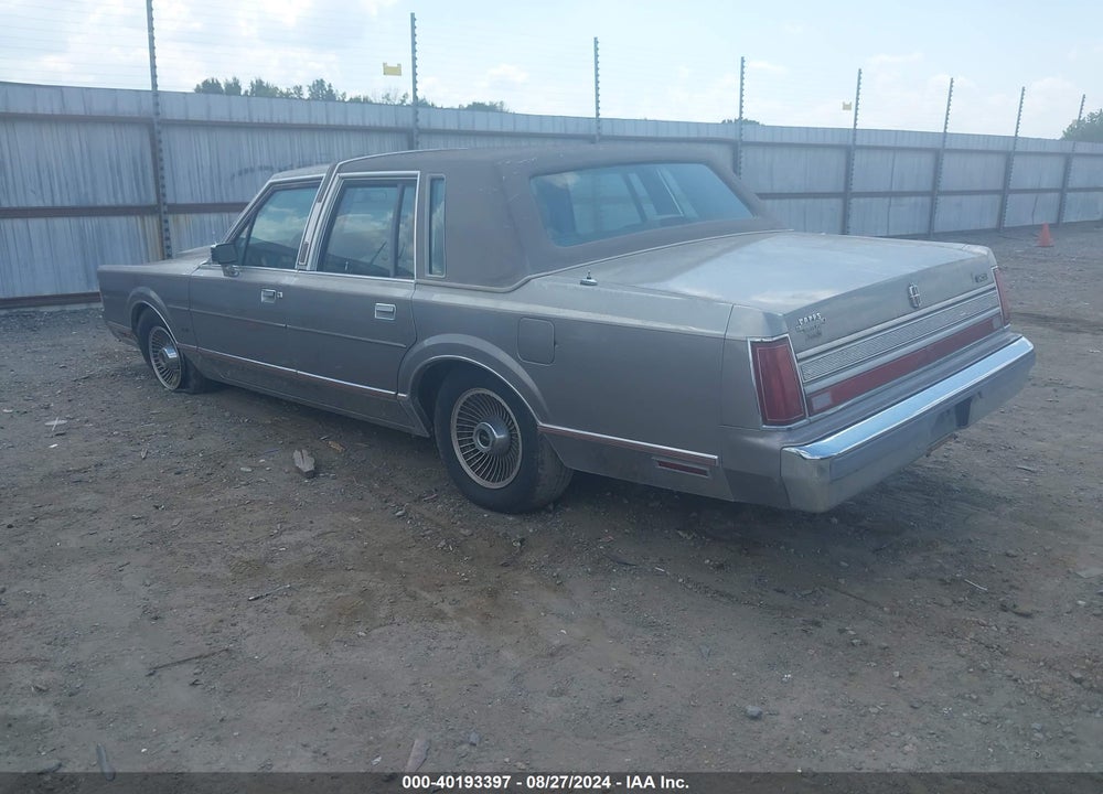 1989 LINCOLN TOWN CAR CARTIER VIN: 1LNBM83F3KY607022
