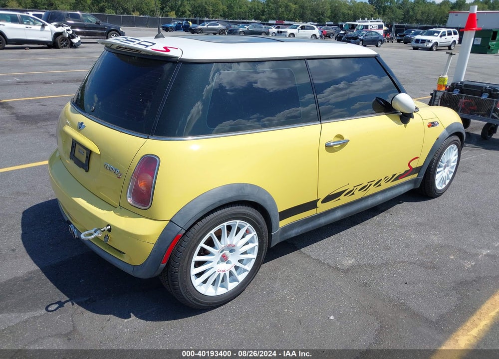 2002 MINI COOPER S VIN: WMWRE33472TD53300