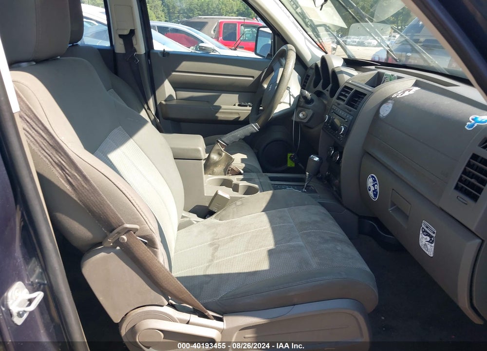 2008 DODGE NITRO SXT VIN: 1D8GT28K18W100593