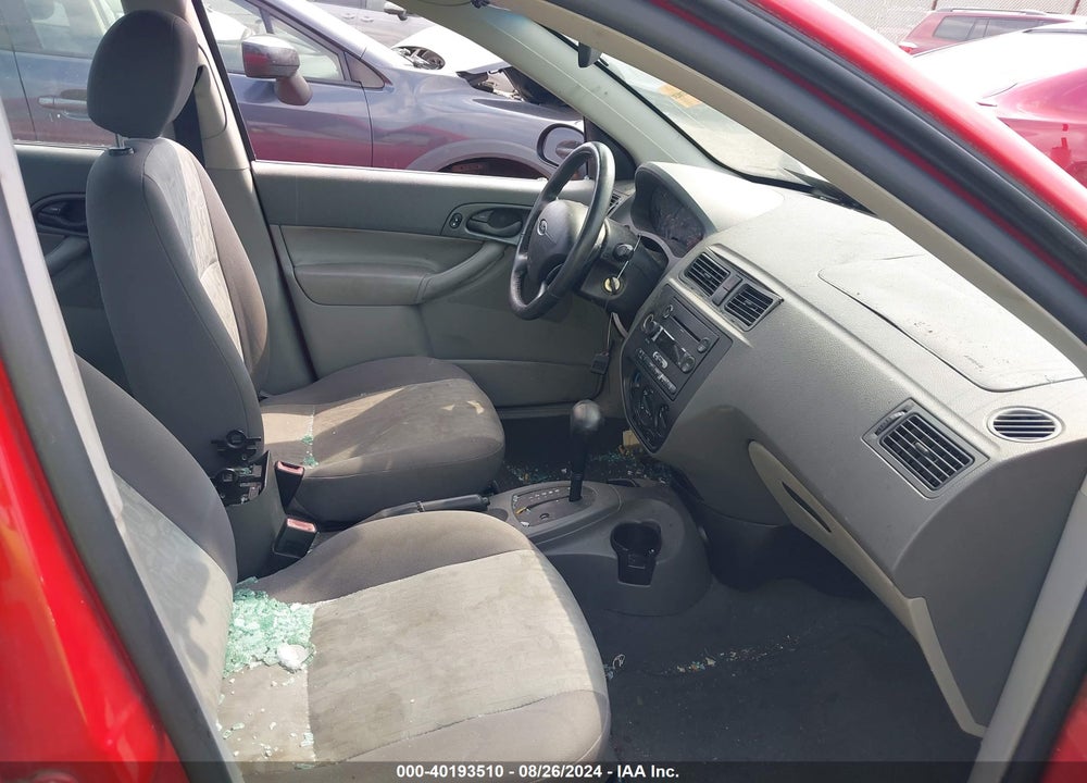 2005 FORD FOCUS ZX4 VIN: 1FAFP34N35W181702