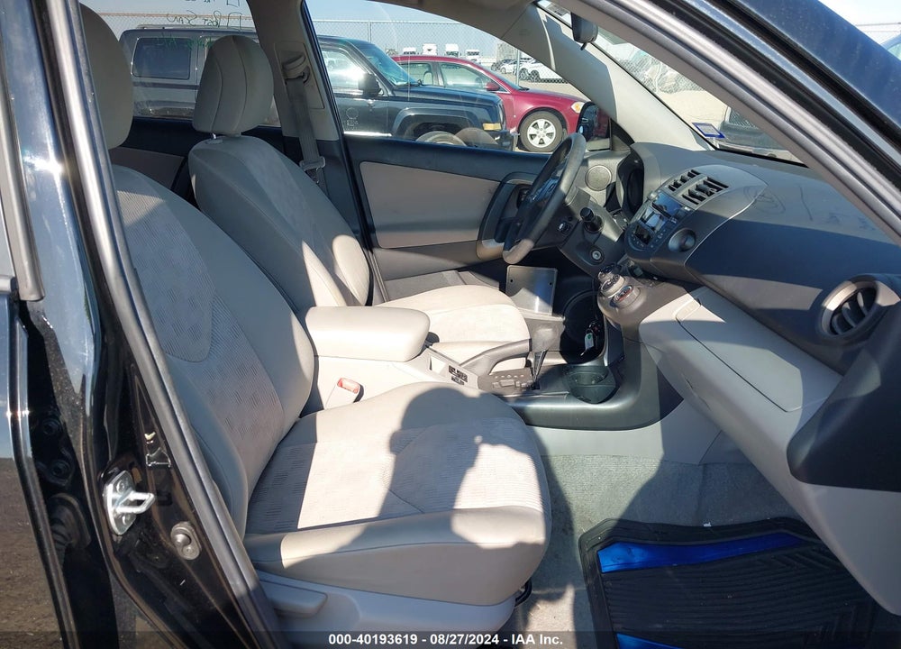 2011 TOYOTA RAV4 VIN: 2T3ZF4DV3BW083327