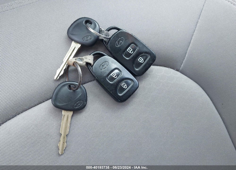 2010 HYUNDAI TUCSON GLS VIN: KM8JT3AC6AU065060