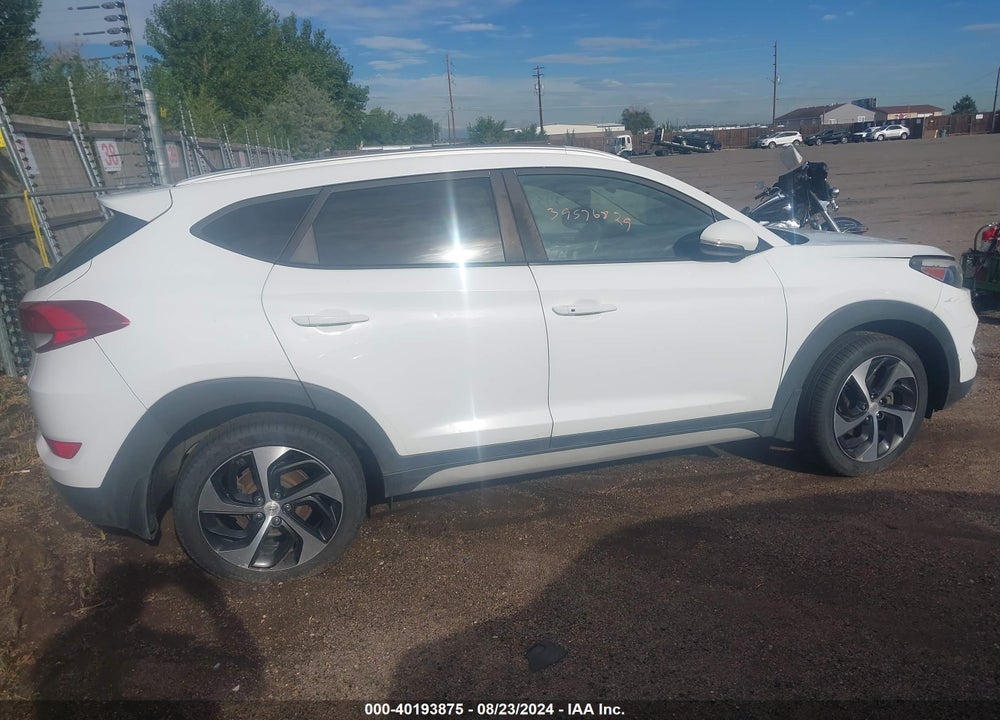 2017 HYUNDAI TUCSON SPORT VIN: KM8J3CA2XHU412603
