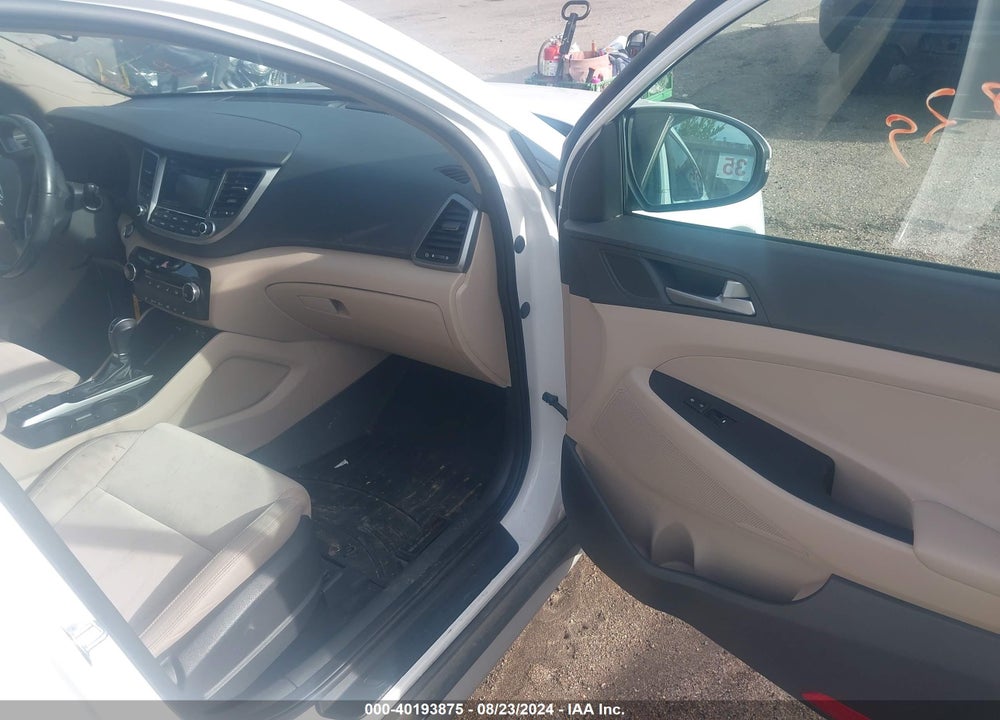 2017 HYUNDAI TUCSON SPORT VIN: KM8J3CA2XHU412603