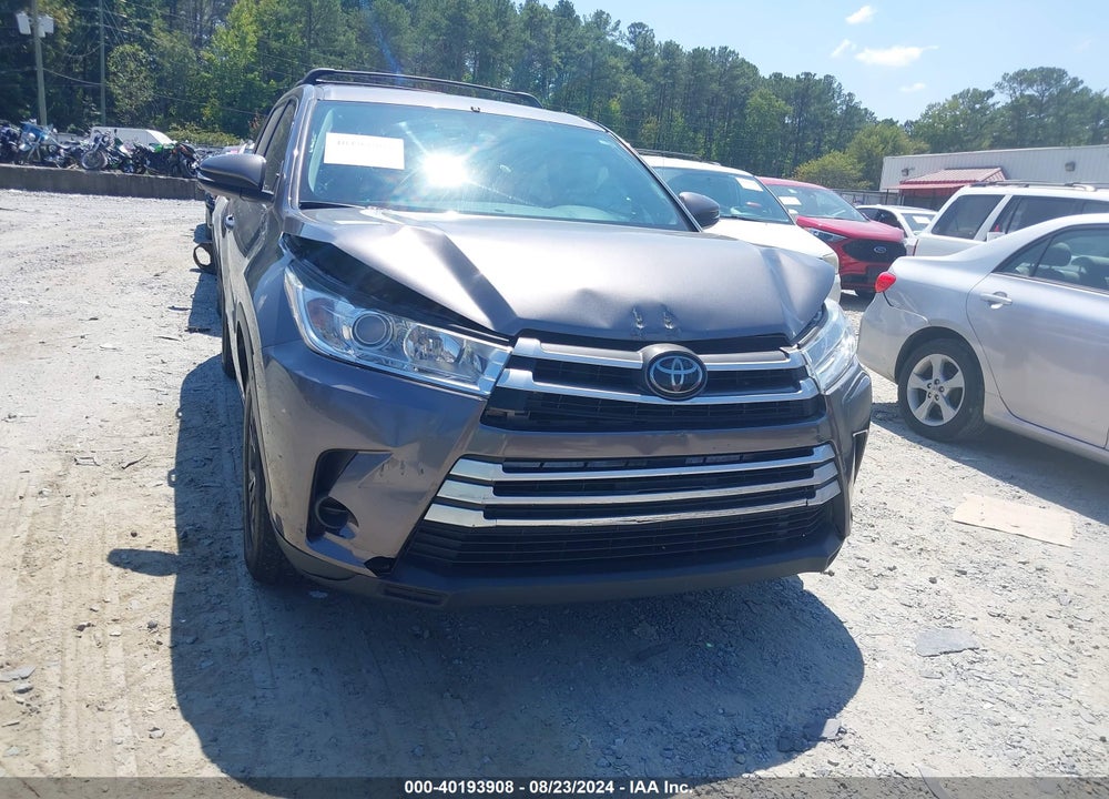 2018 TOYOTA HIGHLANDER LE VIN: 5TDZARFH6JS041429