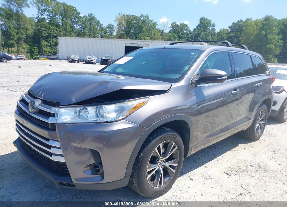 2018 TOYOTA HIGHLANDER LE VIN: 5TDZARFH6JS041429