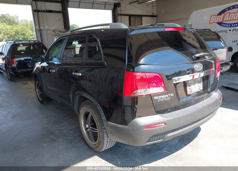 2011 KIA SORENTO LX VIN: 5XYKT4A10BG053468