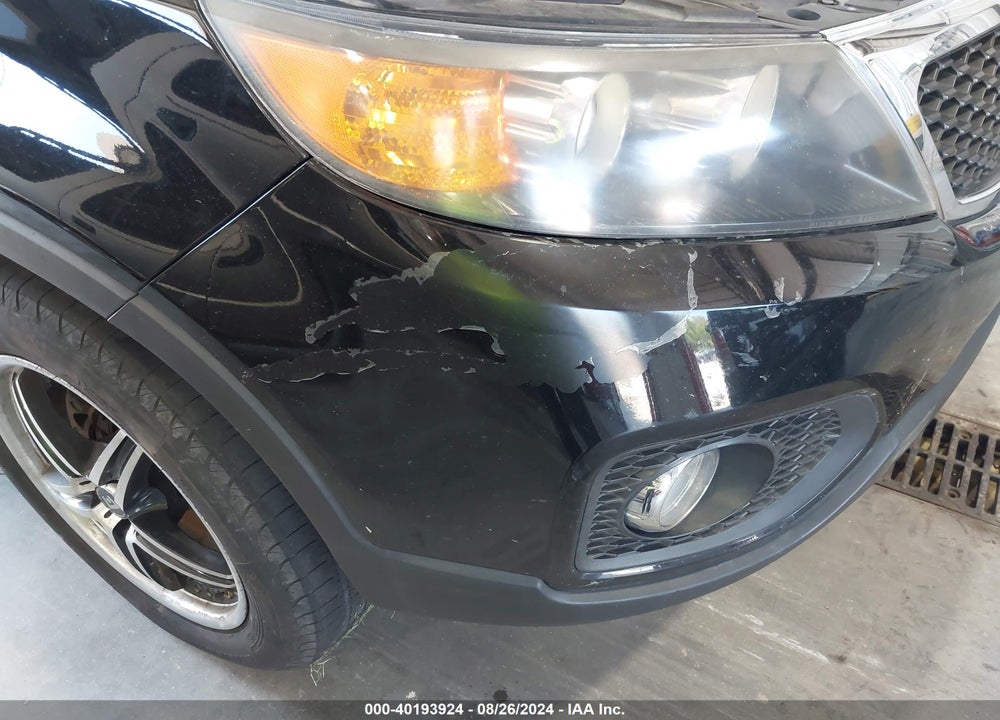 2011 KIA SORENTO LX VIN: 5XYKT4A10BG053468