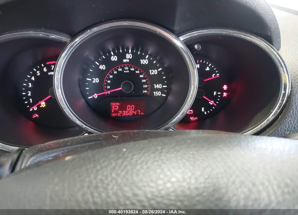 2011 KIA SORENTO LX VIN: 5XYKT4A10BG053468