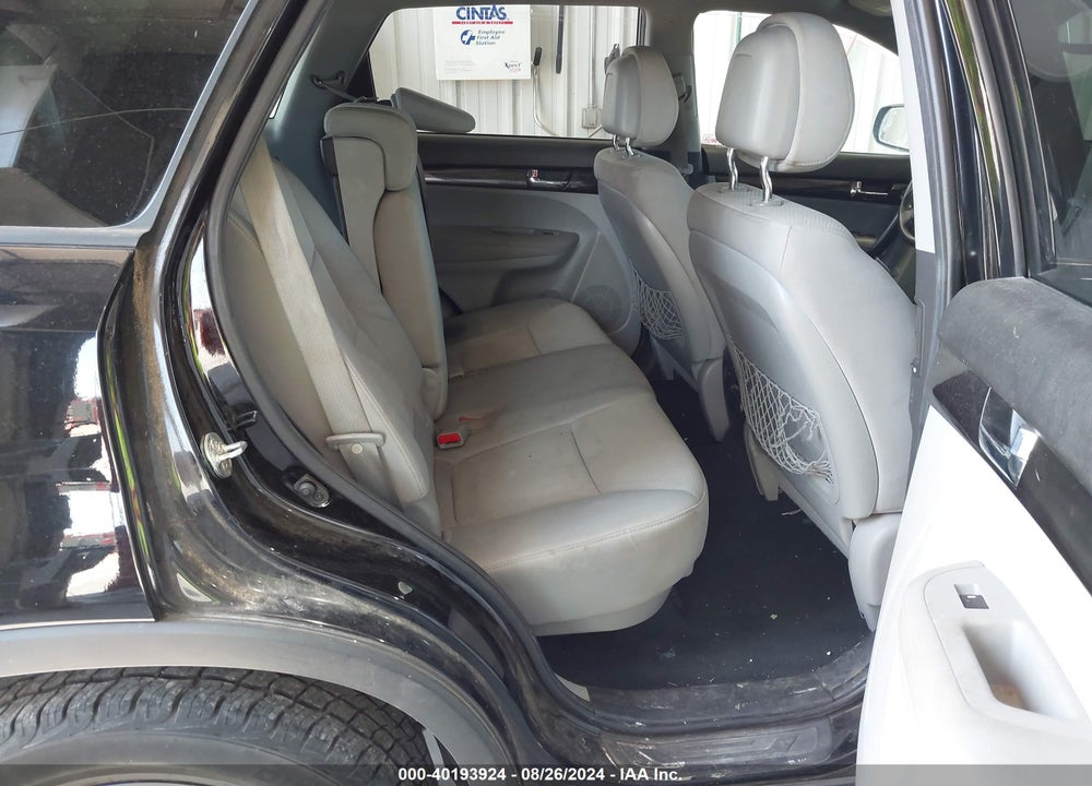 2011 KIA SORENTO LX VIN: 5XYKT4A10BG053468