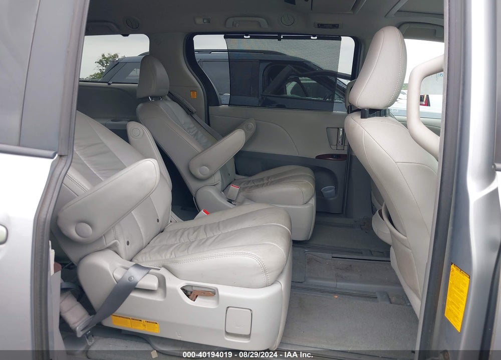 2011 TOYOTA SIENNA XLE VIN: 5TDDK3DC6BS028497