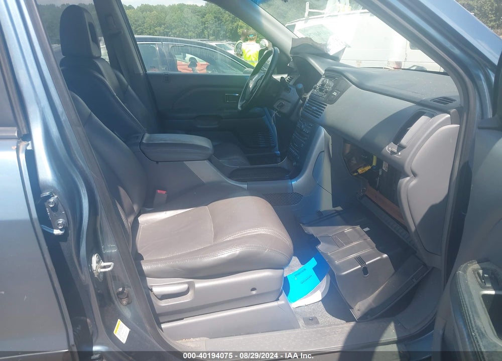 2005 HONDA PILOT EX-L VIN: 5FNYF18655B067637