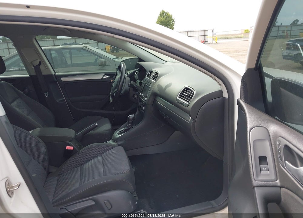 2013 VOLKSWAGEN GOLF VIN: WVWDM7AJXDW135902
