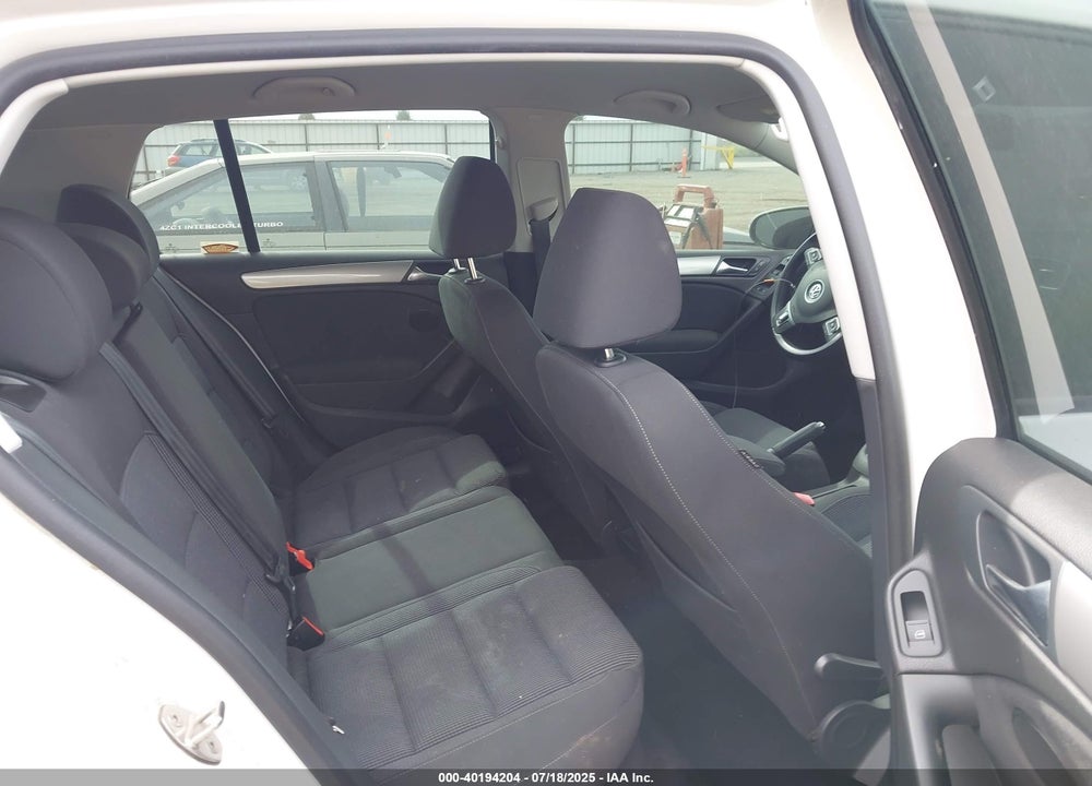 2013 VOLKSWAGEN GOLF VIN: WVWDM7AJXDW135902