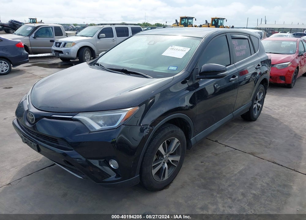 2018 TOYOTA RAV4 XLE VIN: 2T3WFREV6JW447141