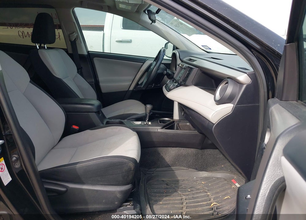 2018 TOYOTA RAV4 XLE VIN: 2T3WFREV6JW447141