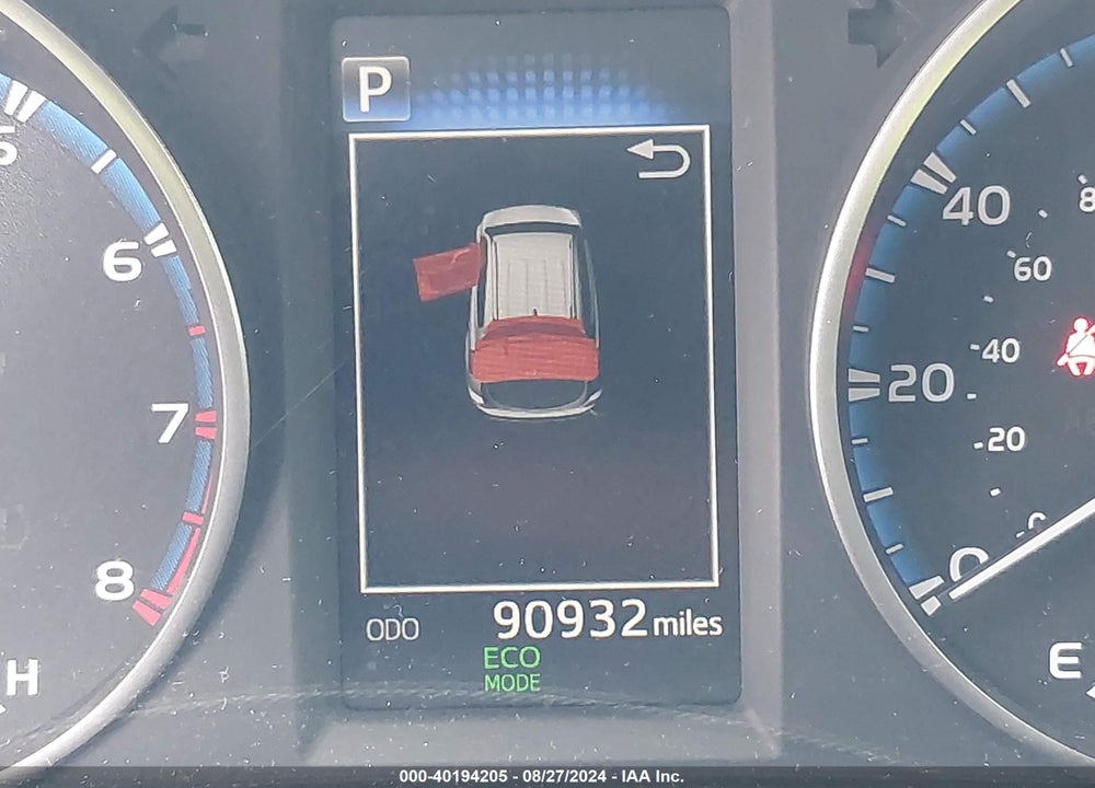 2018 TOYOTA RAV4 XLE VIN: 2T3WFREV6JW447141