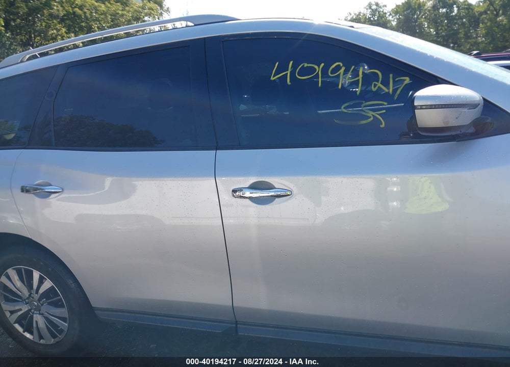 2018 NISSAN PATHFINDER SV VIN: 5N1DR2MM8JC662095